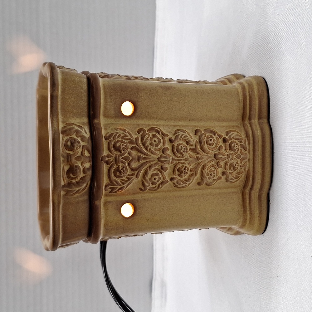 #AAE Scentsy warmer model DSW-TREL Tan - brown